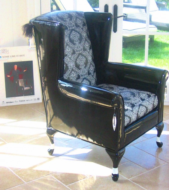 Townsend Leather Residential_Aniline Gaufrage Black & White Palm Damask on Chair